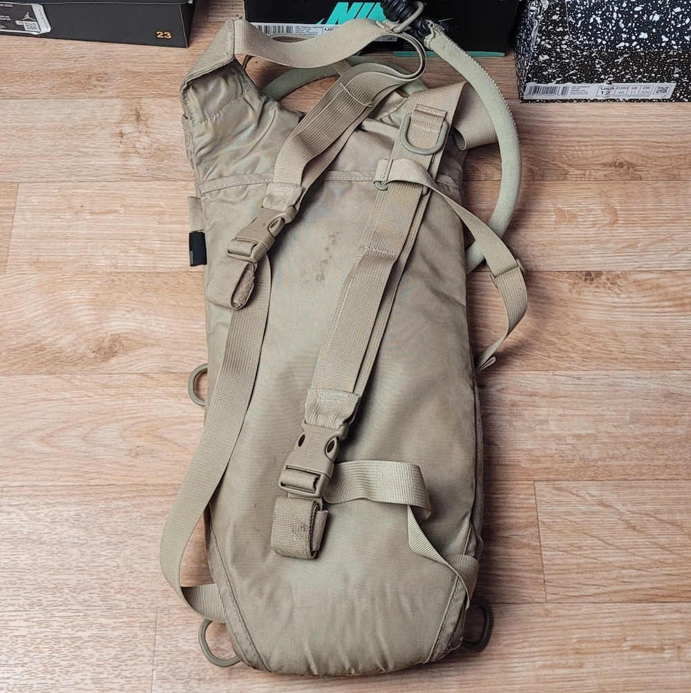 CamelBak Tan Hydration Backpack - Picture 4 of 5